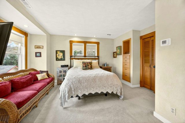 156 8th Street, Ashland, OR 97520