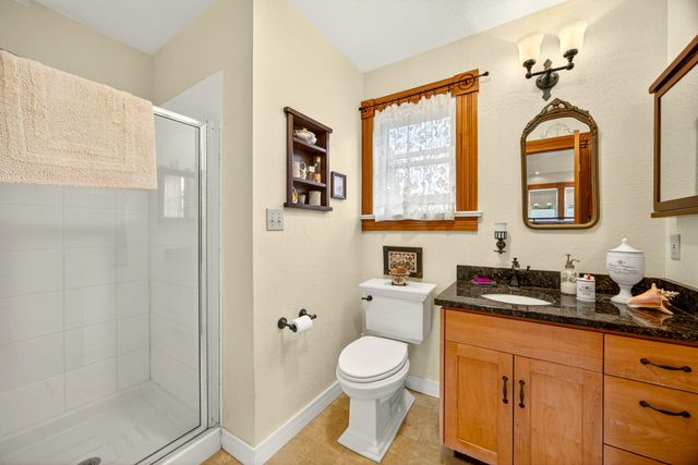 156 8th Street, Ashland, OR 97520