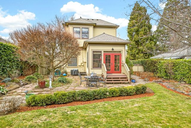 156 8th Street, Ashland, OR 97520