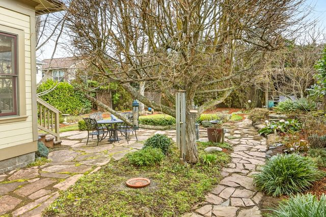 156 8th Street, Ashland, OR 97520