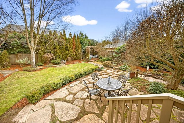 156 8th Street, Ashland, OR 97520