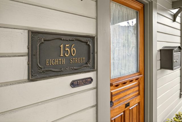 156 8th Street, Ashland, OR 97520