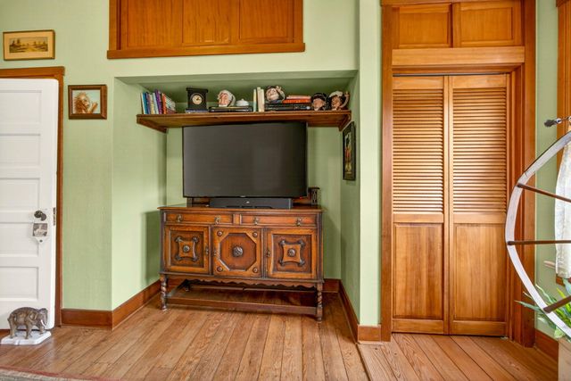 156 8th Street, Ashland, OR 97520