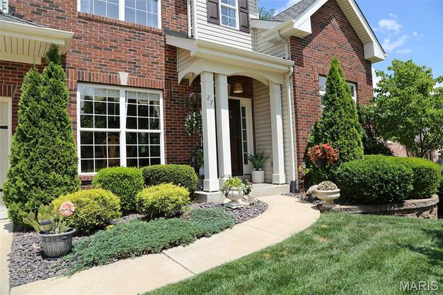 27 Carlton Lake Court, Wentzville, MO 63385