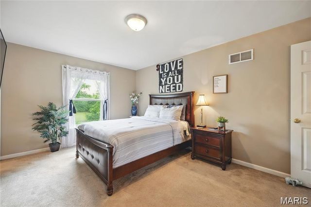 27 Carlton Lake Court, Wentzville, MO 63385