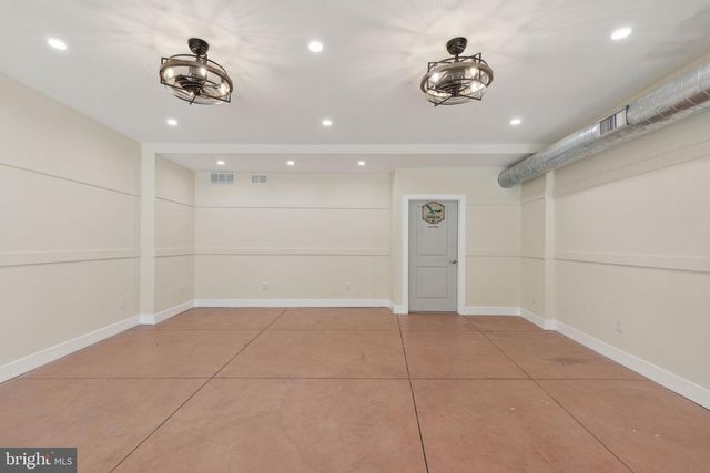 5460 RIDGE AVE, Philadelphia, PA 19128