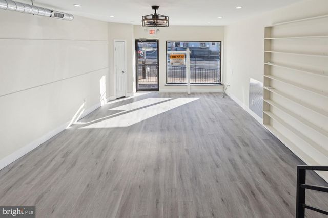 5460 RIDGE AVE, Philadelphia, PA 19128