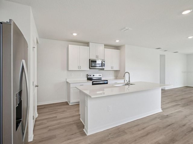 1556 BREKEY WAY, Zephyrhills, FL 33541