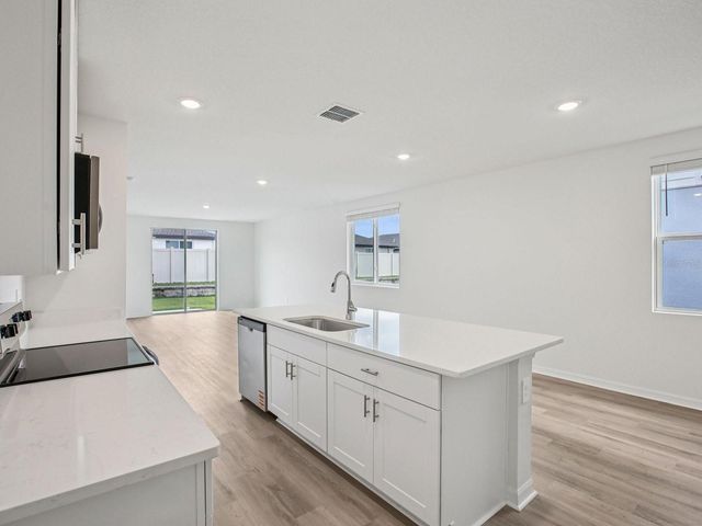 1556 BREKEY WAY, Zephyrhills, FL 33541