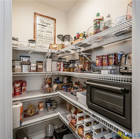 11745 Kings Pond Dr, Providence Forge, VA 23140
