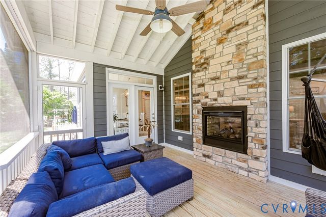 11745 Kings Pond Dr, Providence Forge, VA 23140