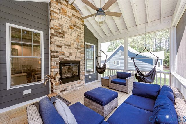 11745 Kings Pond Dr, Providence Forge, VA 23140