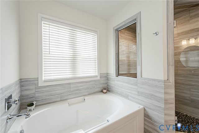 11745 Kings Pond Dr, Providence Forge, VA 23140