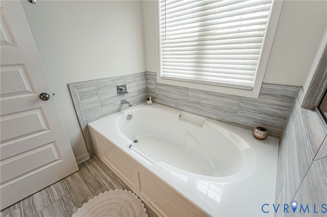 11745 Kings Pond Dr, Providence Forge, VA 23140