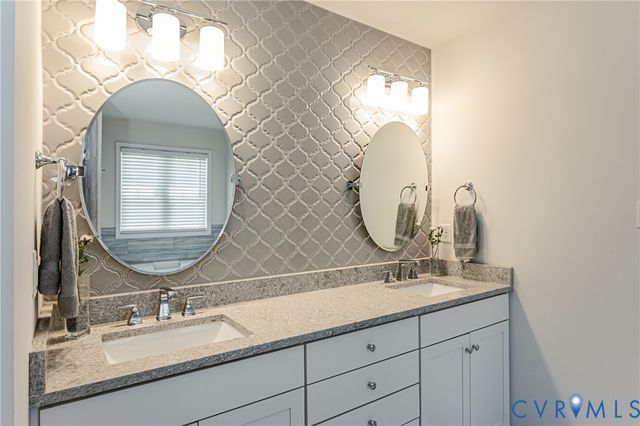 11745 Kings Pond Dr, Providence Forge, VA 23140