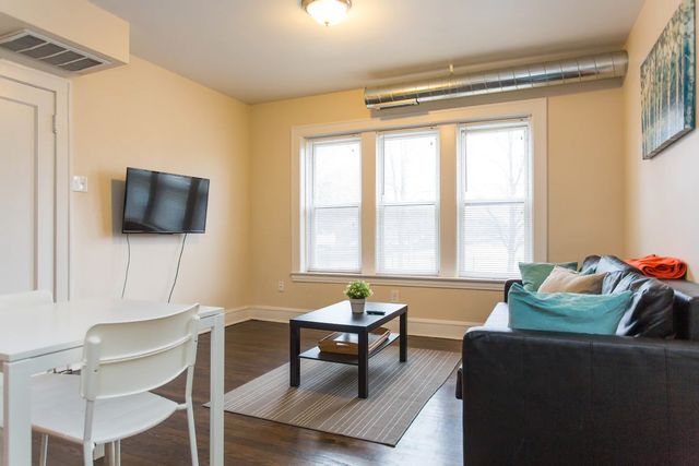 4136 W Palmer Street, Chicago, IL 60639