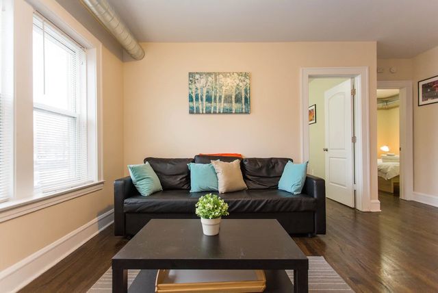 4136 W Palmer Street, Chicago, IL 60639