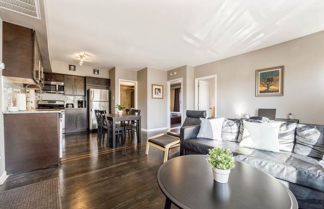 4136 W Palmer Street, Chicago, IL 60639