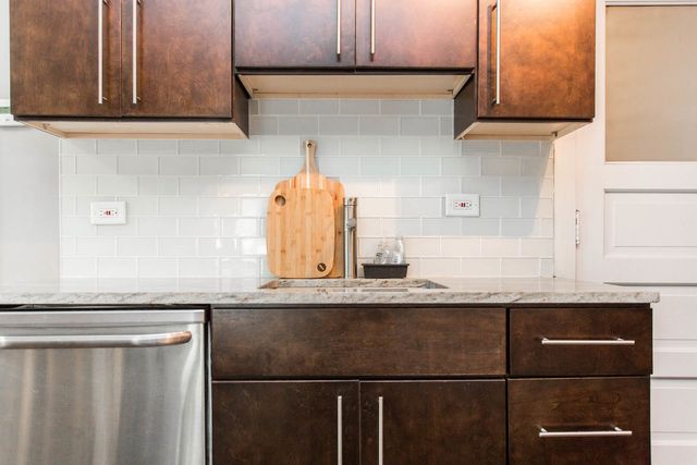 4136 W Palmer Street, Chicago, IL 60639