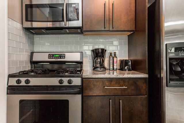 4136 W Palmer Street, Chicago, IL 60639