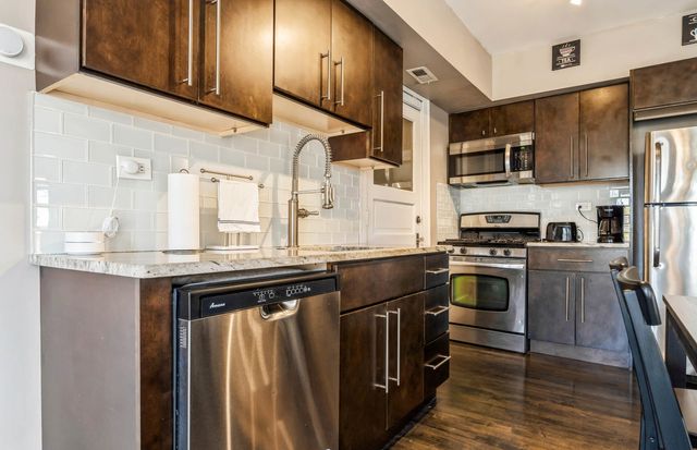 4136 W Palmer Street, Chicago, IL 60639