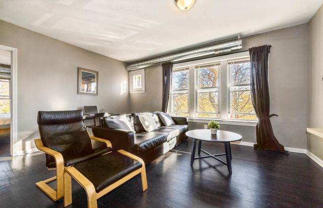 4136 W Palmer Street, Chicago, IL 60639