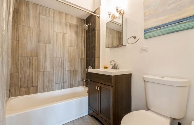 4136 W Palmer Street, Chicago, IL 60639
