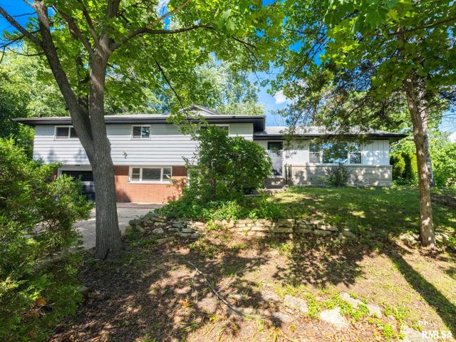 3808 N WALROUND Lane, Peoria, IL 61615