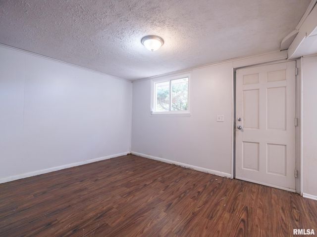 3808 N WALROUND Lane, Peoria, IL 61615