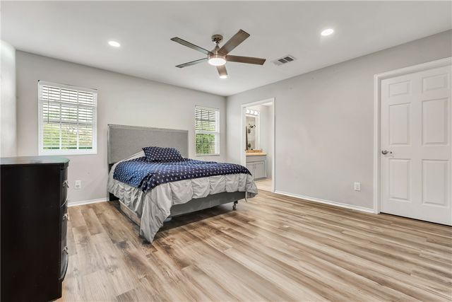 5130 Sagewood Drive, College Station, TX 77845