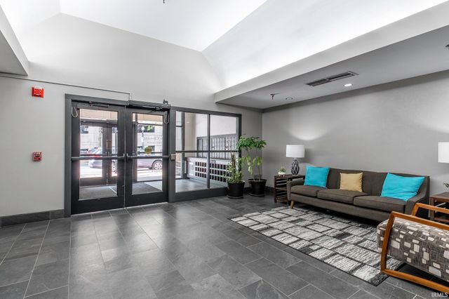 113 W Wayne St Apt 402, Fort Wayne, IN 46802