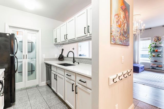 113 W Wayne St Apt 402, Fort Wayne, IN 46802