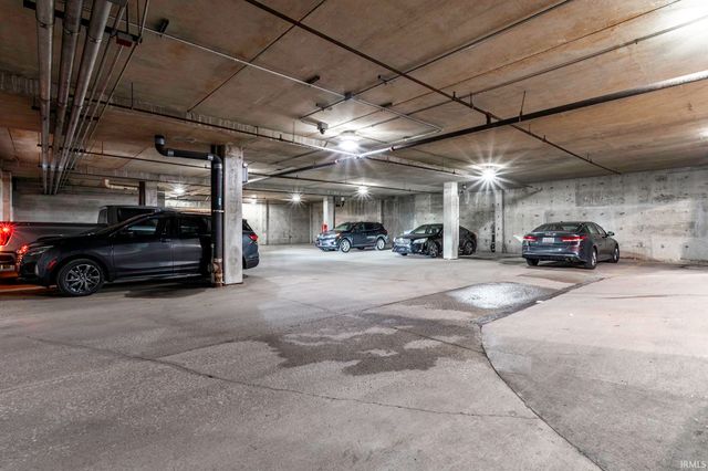 113 W Wayne St Apt 402, Fort Wayne, IN 46802