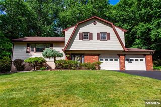 27 Dewey Drive, Ringwood, NJ 07456
