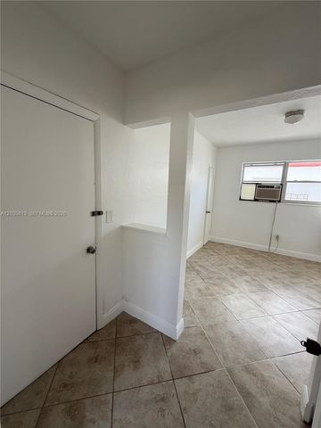 7720 Byron Ave 4, Miami Beach, FL 33141