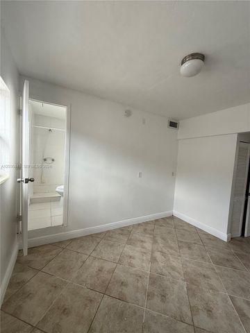 7720 Byron Ave 4, Miami Beach, FL 33141