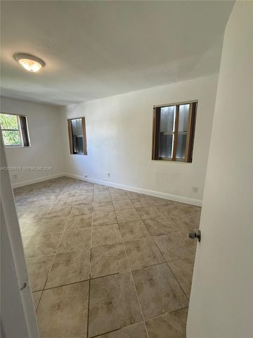 7720 Byron Ave 4, Miami Beach, FL 33141