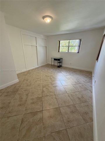 7720 Byron Ave 4, Miami Beach, FL 33141