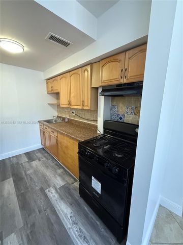 7720 Byron Ave 4, Miami Beach, FL 33141