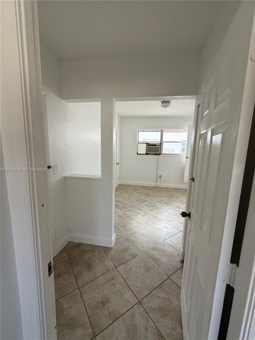 7720 Byron Ave 4, Miami Beach, FL 33141