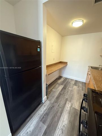 7720 Byron Ave 4, Miami Beach, FL 33141