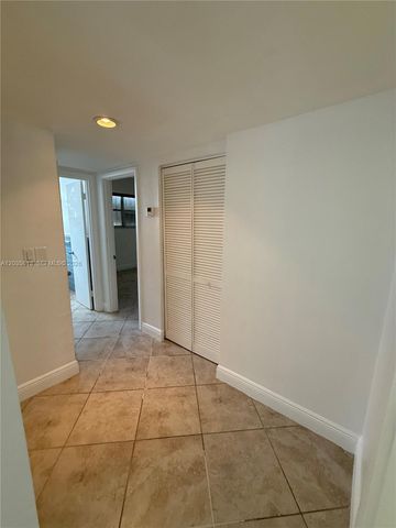 7720 Byron Ave 4, Miami Beach, FL 33141