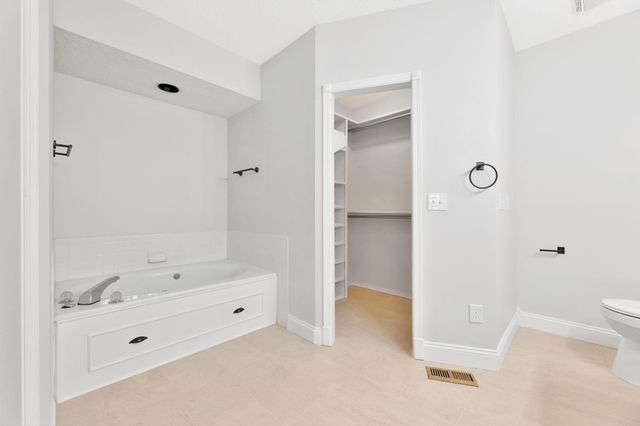 1323 N Montana St, Derby, KS 67037