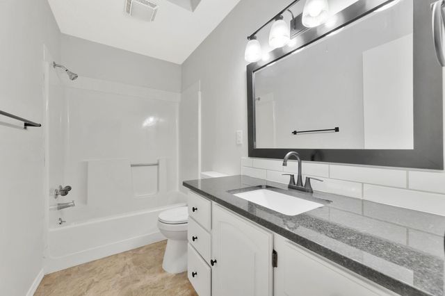 1323 N Montana St, Derby, KS 67037