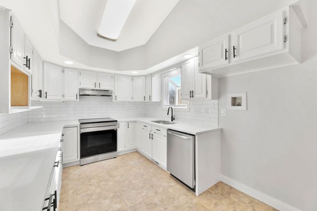 1323 N Montana St, Derby, KS 67037