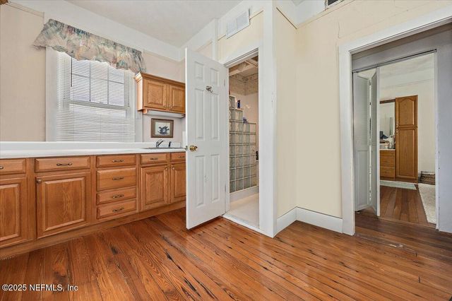 517 BEACH Avenue, Atlantic Beach, FL 32233