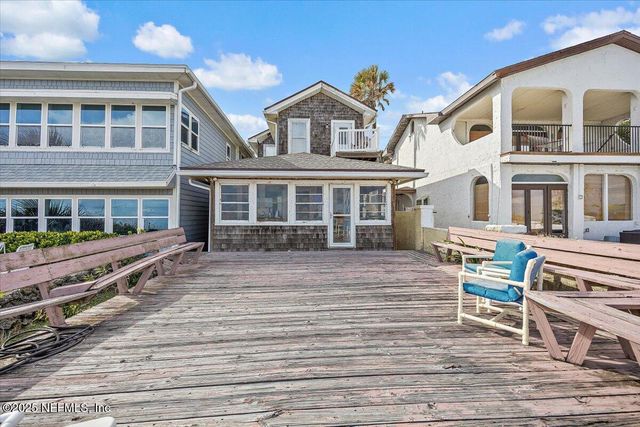 517 BEACH Avenue, Atlantic Beach, FL 32233