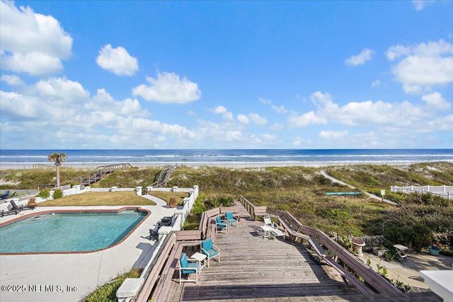 517 BEACH Avenue, Atlantic Beach, FL 32233