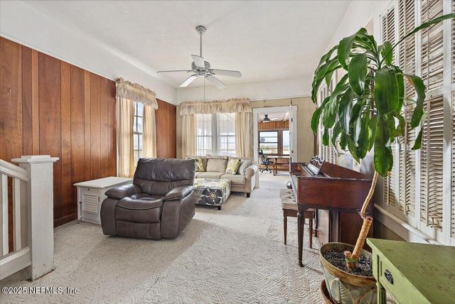 517 BEACH Avenue, Atlantic Beach, FL 32233