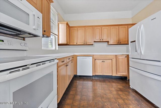 517 BEACH Avenue, Atlantic Beach, FL 32233